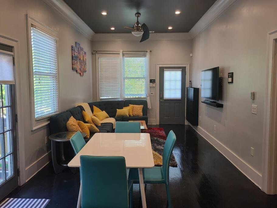 West End Modern Atlanta 3 Bedroom Bungalow Exterior foto